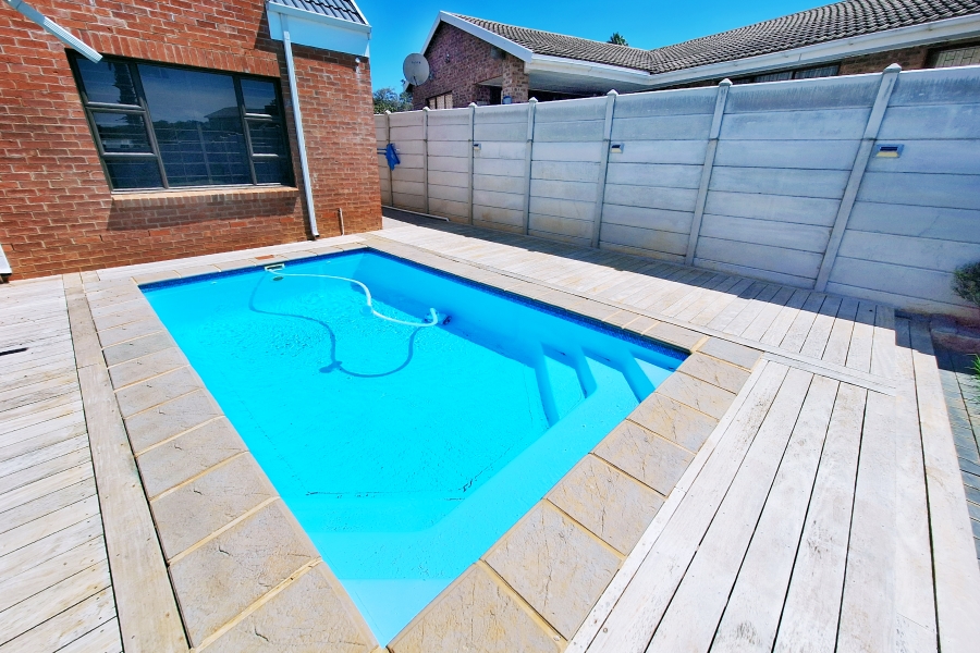 4 Bedroom Property for Sale in Noorsekloof Eastern Cape